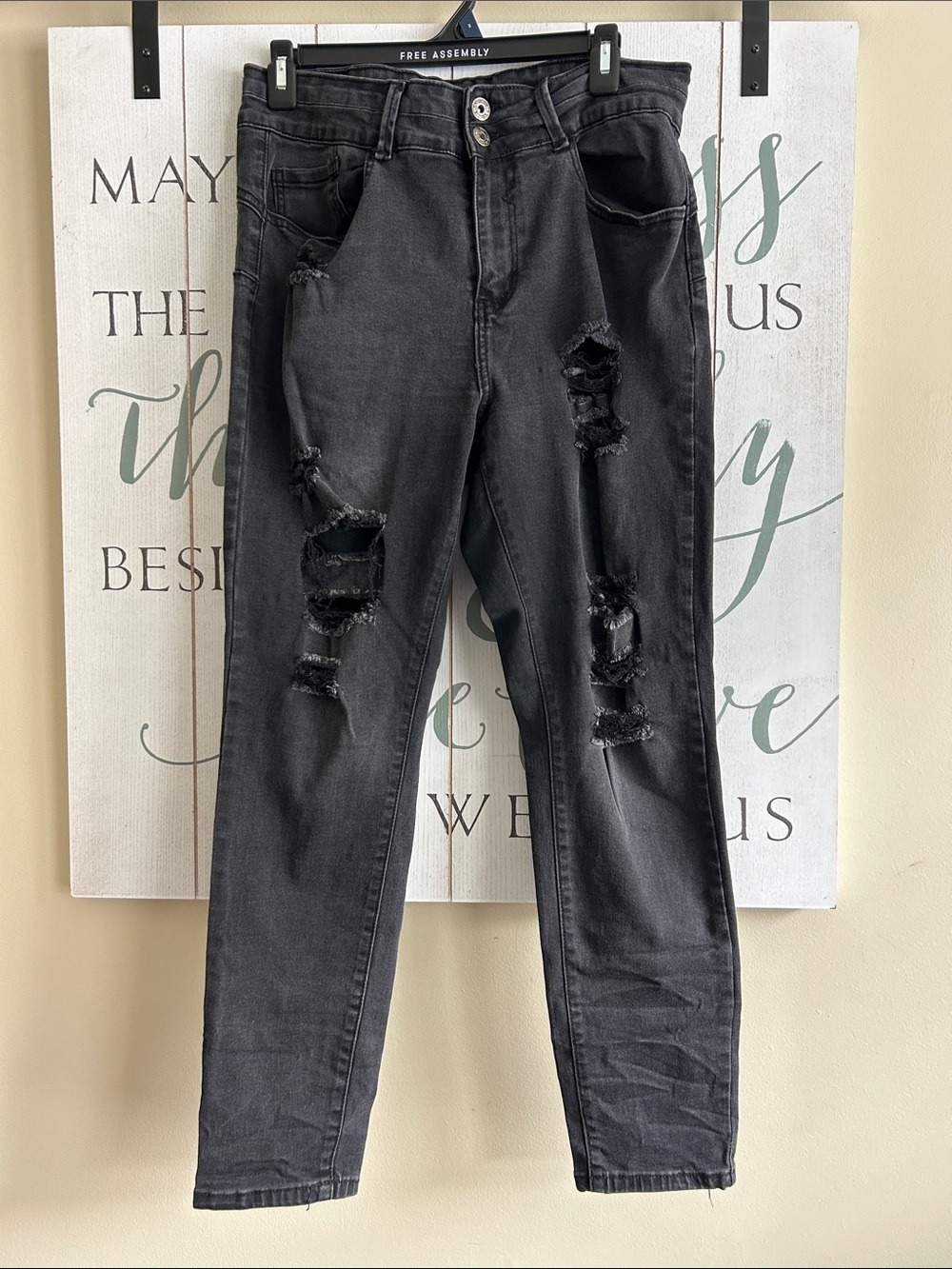 New Max Women's Black Ankle Distressed High-Rise Jeans, size 14